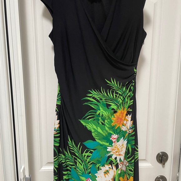 Peck & Peck Dresses & Skirts - Peck & Peck, black dress with floral design. Size 14. 95% Polyester, 5% Spandex.